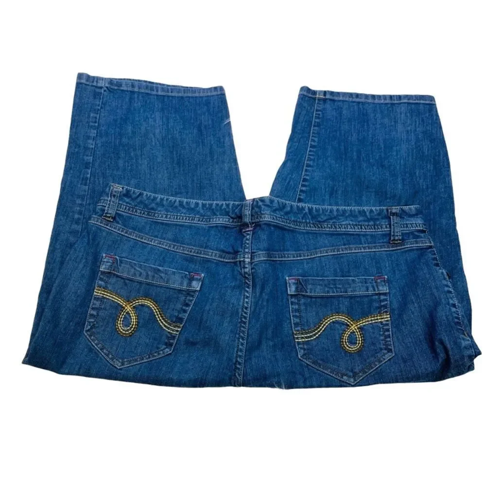 10/$25🦋 Smith's Medium Wash Denim Capris - Size 16